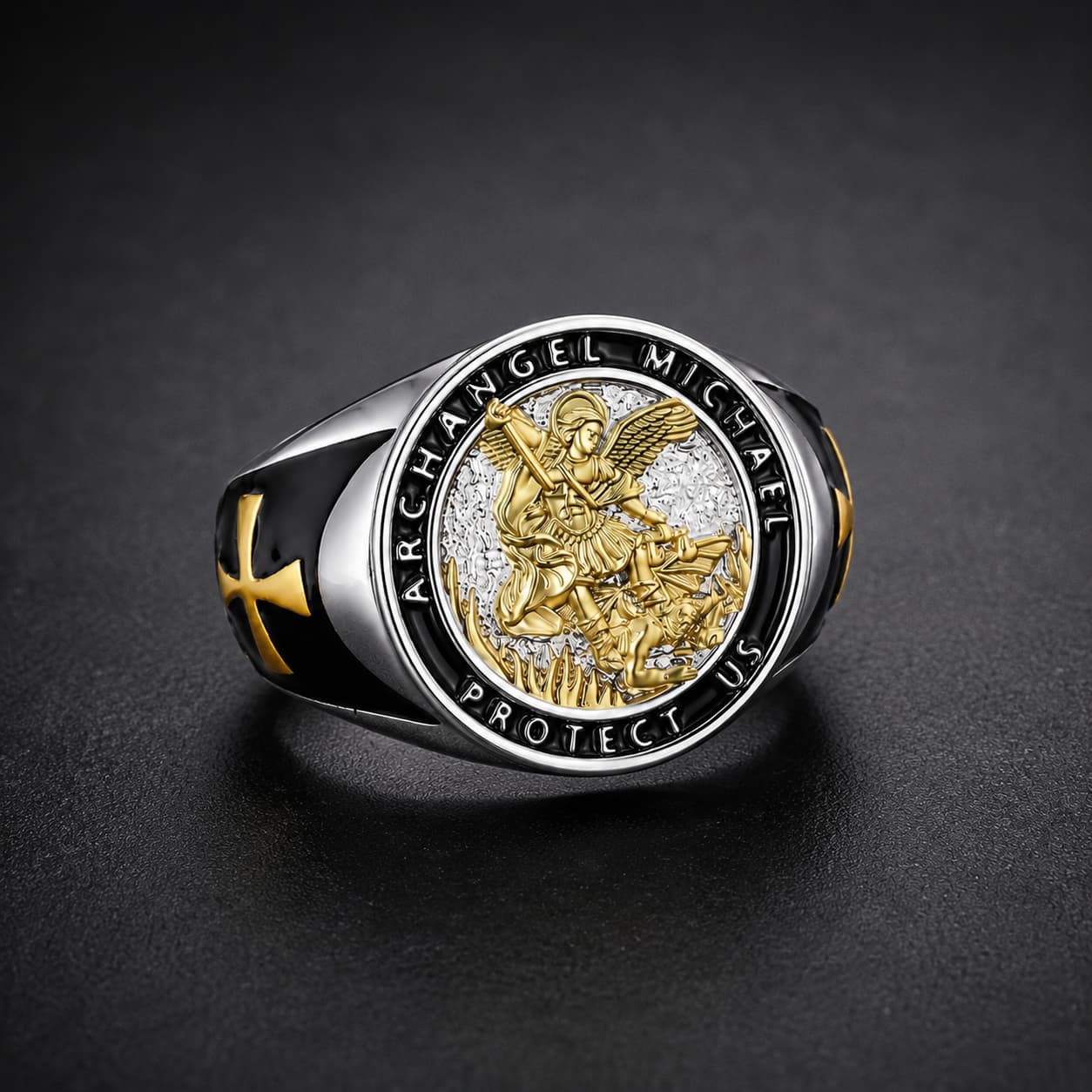 Bague Majesté de Saint Michel en argent 925 sterling avec archange doré, croix templière et inscription Archangel Michael Protect Us