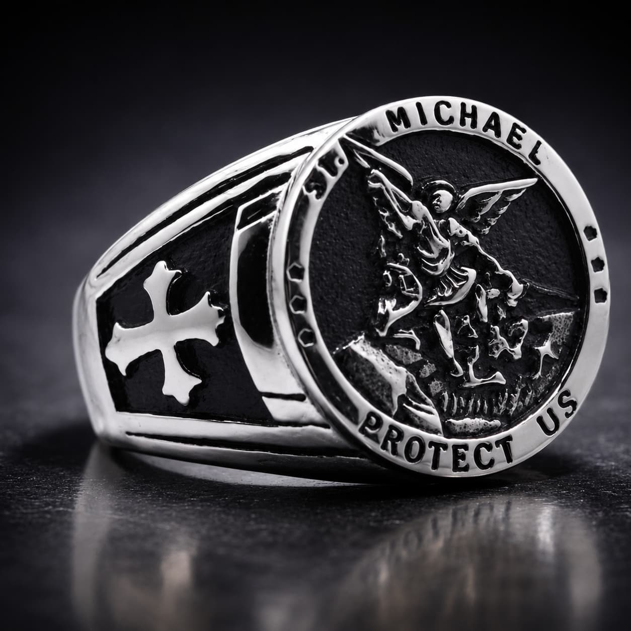 Bague de l’Archange Michel argentée en acier inoxydable avec motif protecteur