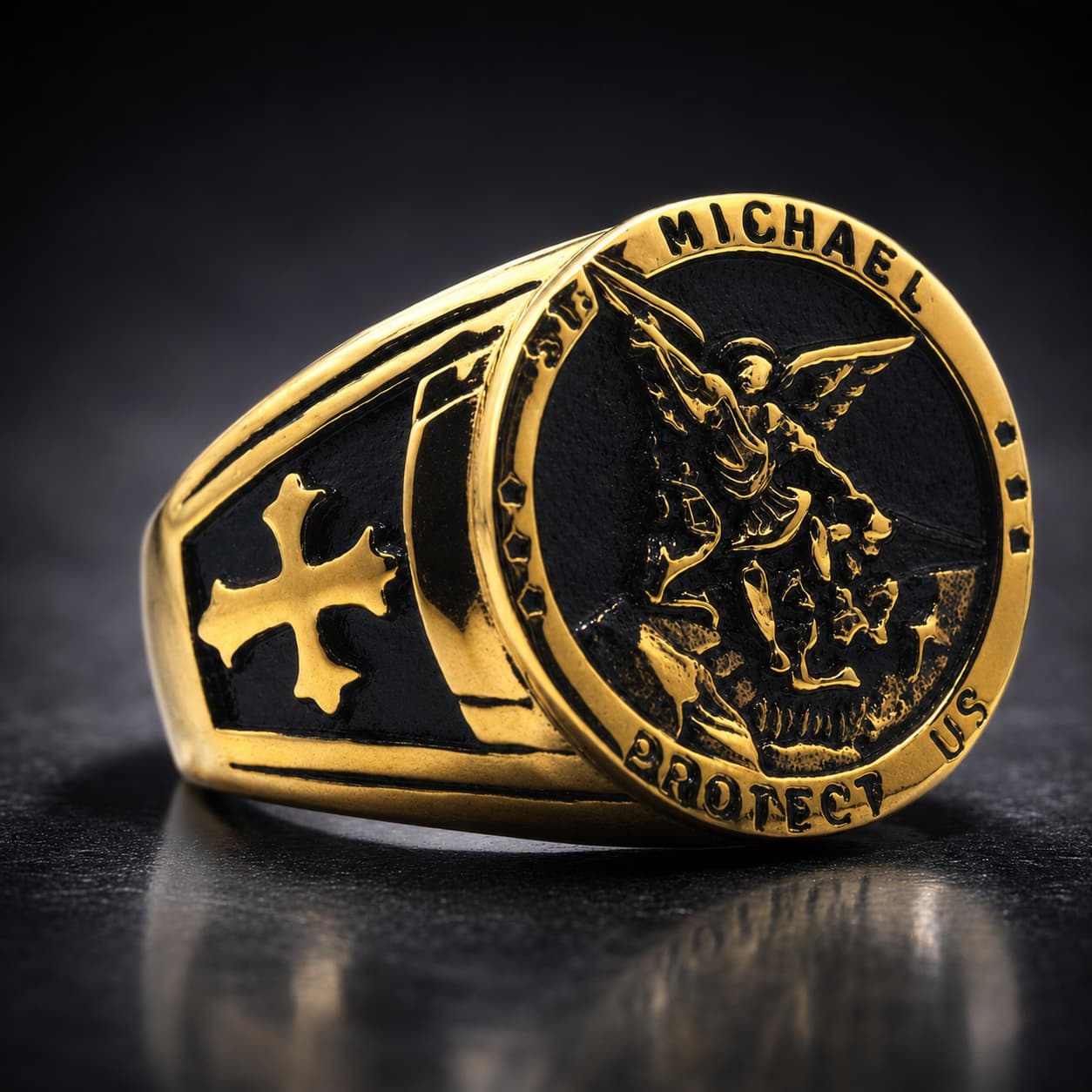 Bague de l’Archange Michel dorée en acier inoxydable avec inscription Protect Us