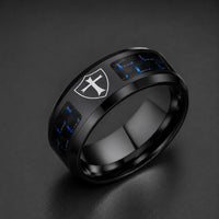 Bague de l’Ascension du Croisé en acier inoxydable avec bouclier templier et inserts bleus