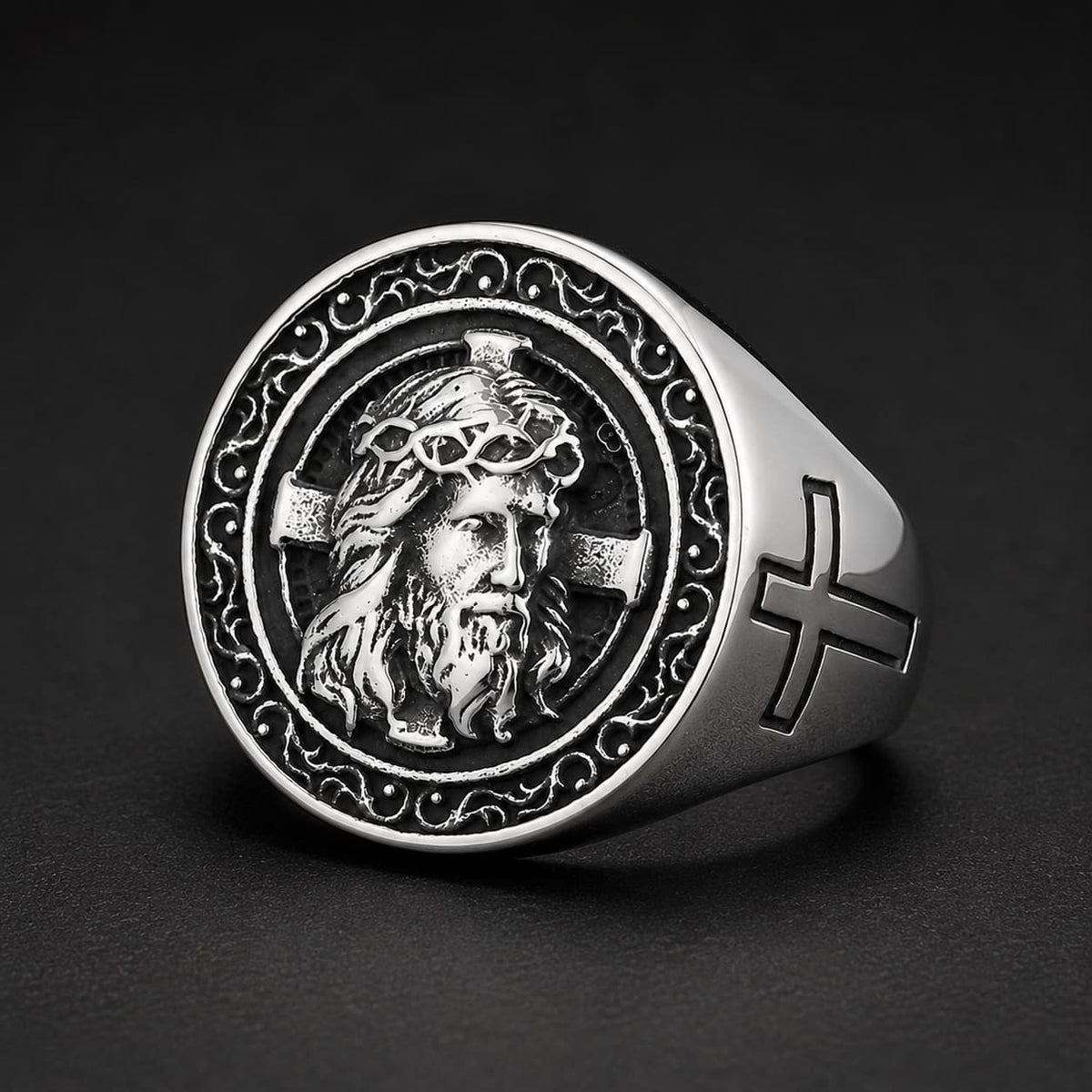 Bague Croix de Jésus en acier inoxydable avec médaillon du Christ et croix latérale