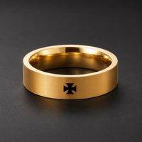 Bague Croix Pattée du Templier en acier inoxydable doré avec croix noire sur fond anthracite