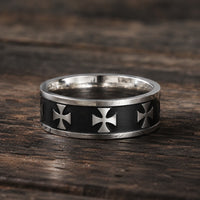 Bague Croix Pattée Sacrée en acier inoxydable finition noire et argent