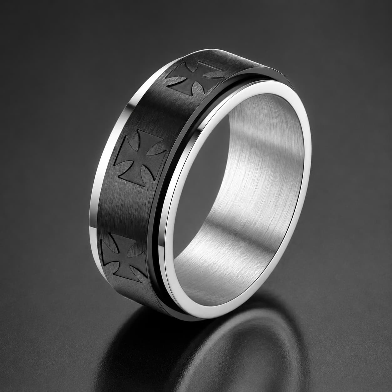 Bague du Serment Sacré en acier inoxydable noire avec croix templière gravée