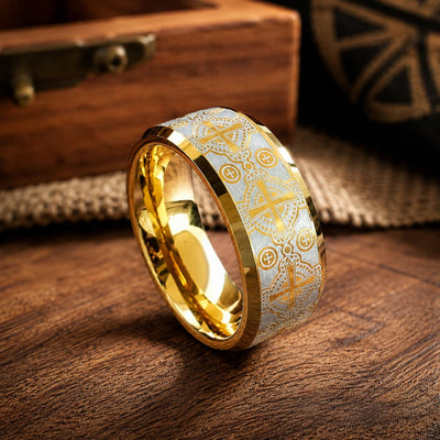 Bague Loyauté Templier en tungstène doré avec gravures de croix sur bois médiéval