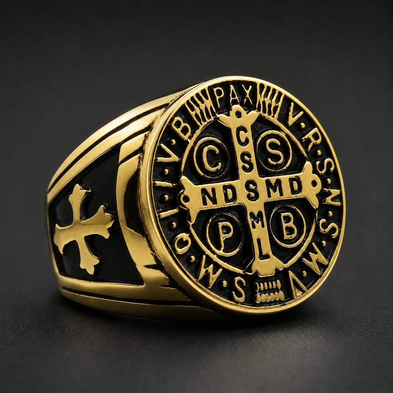 Bague de l’Ordre des Bénédictins en acier inoxydable finition dorée et noire