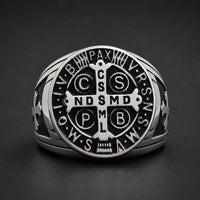 Bague de l’Ordre des Bénédictins en acier inoxydable avec médaille croix détaillée