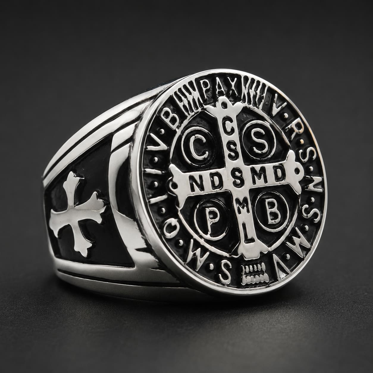 Bague de l’Ordre des Bénédictins en acier inoxydable noir et argent avec médaille croix