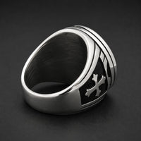 Vue arrière de la Bague de l’Ordre des Bénédictins en acier inoxydable avec croix noire