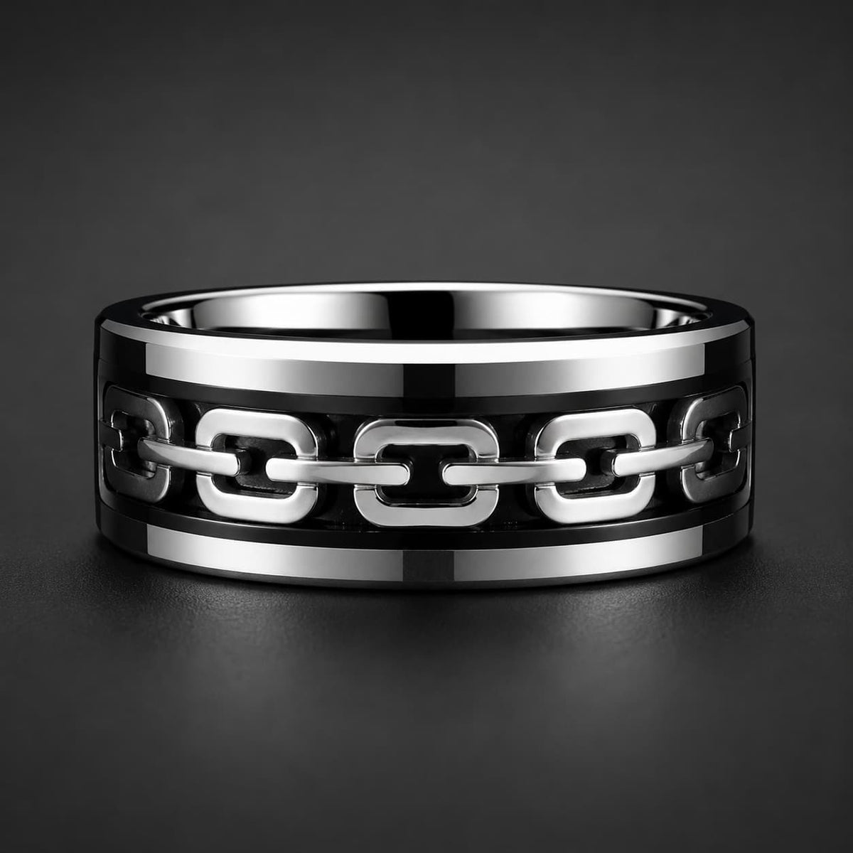 Bague de Robert de Craon en tungstène avec motif chaîne argentée sur fond noir