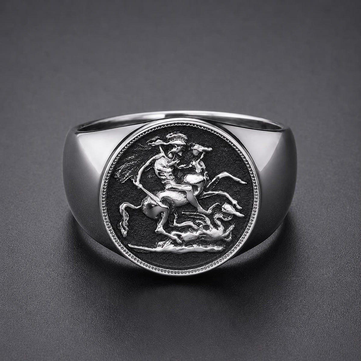 Bague Sacrée de Saint Georges en acier inoxydable argenté avec médaille de chevalier terrassant le dragon