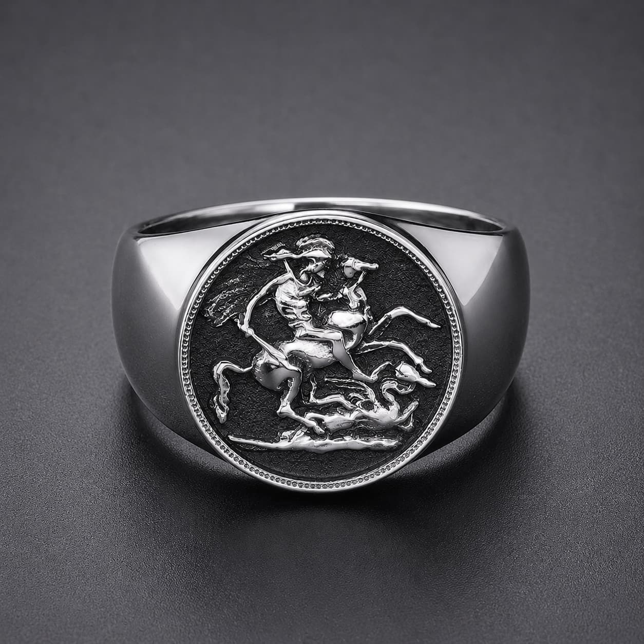 Bague Sacrée de Saint Georges en acier inoxydable argenté avec médaille de chevalier terrassant le dragon