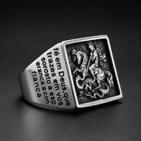 Bague Saint Georges le Victorieux en acier inoxydable avec cavalier et dragon vue de côté