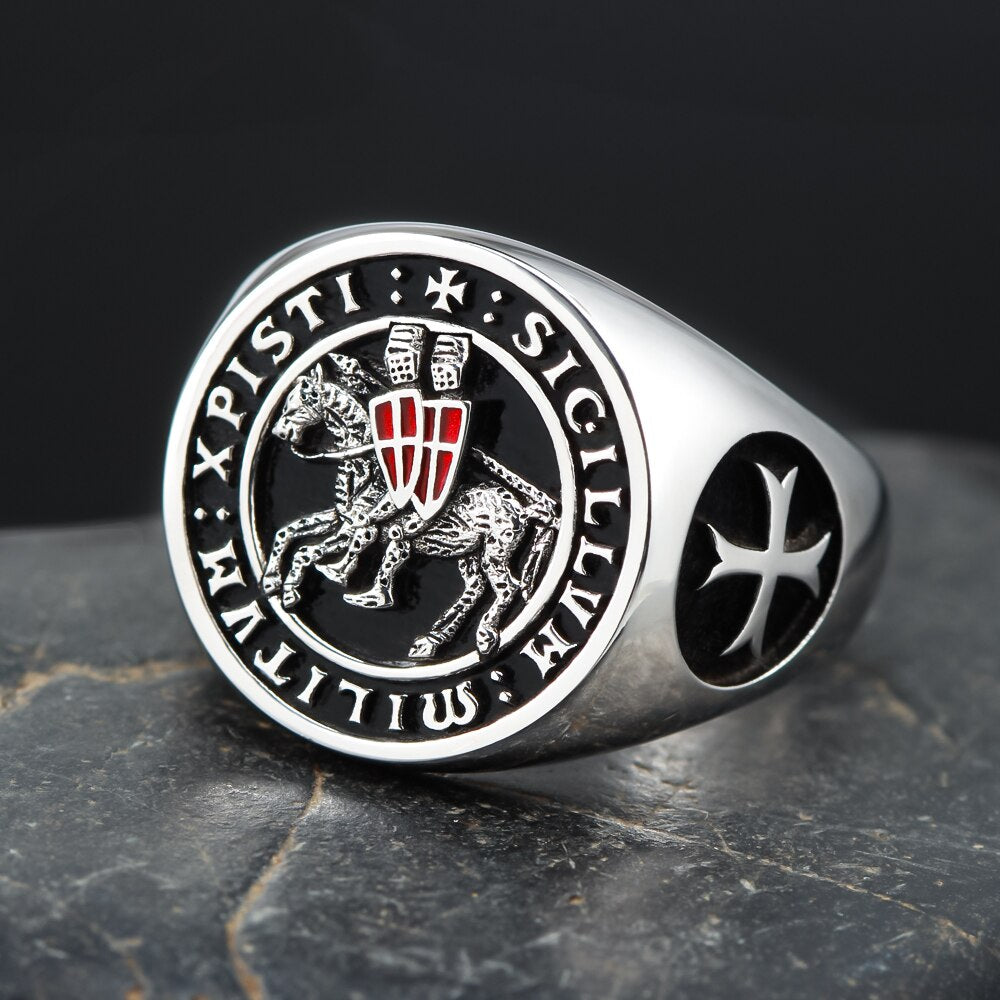 Bague du Sceau des Grands Maîtres en argent 925 sterling vue de côté avec sceau de l’Ordre du Temple