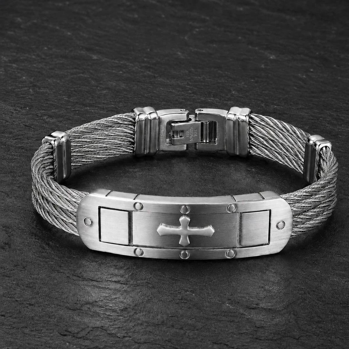 Bracelet du Chevalier en acier inoxydable argent sur fond anthracite texturé