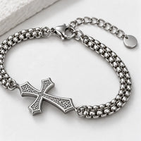Détail du fermoir et de la chaîne d extension du Bracelet de la Croix du Chevalier
