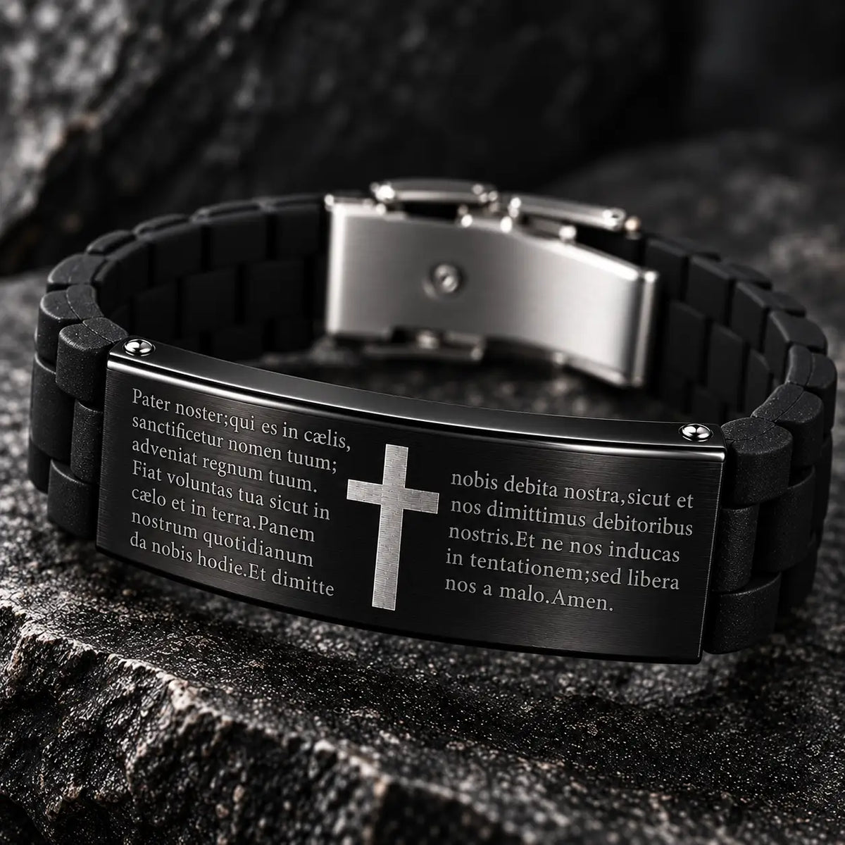 Bracelet du Pater Noster Templier noir avec gravure latine et croix centrale sur fond sombre