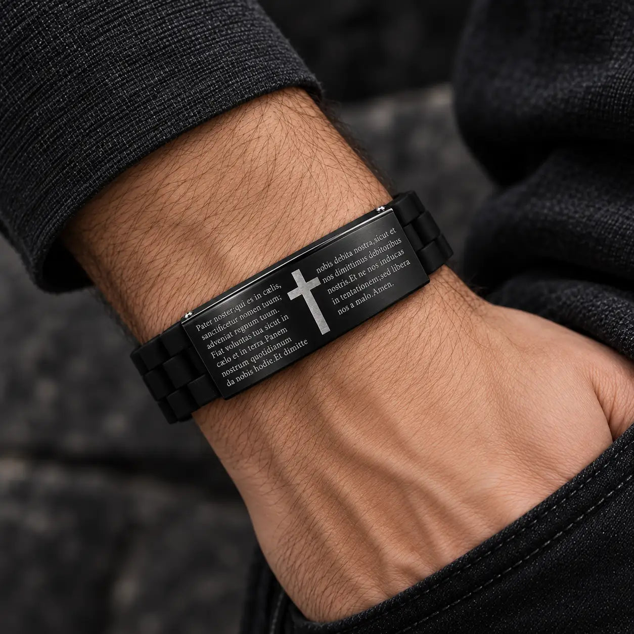 Bracelet du Pater Noster Templier porté au poignet d homme
