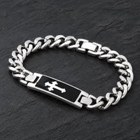 Bracelet du Gardien Sacré en acier inoxydable avec plaque noire et croix sur ardoise sombre