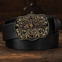 Ceinture du Sacre en cuir noir et alliage métallique avec boucle ornée sur bois ancien.