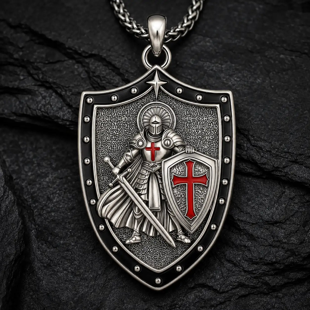 Collier du Bouclier du Croisé en cuivre sur ardoise sombre