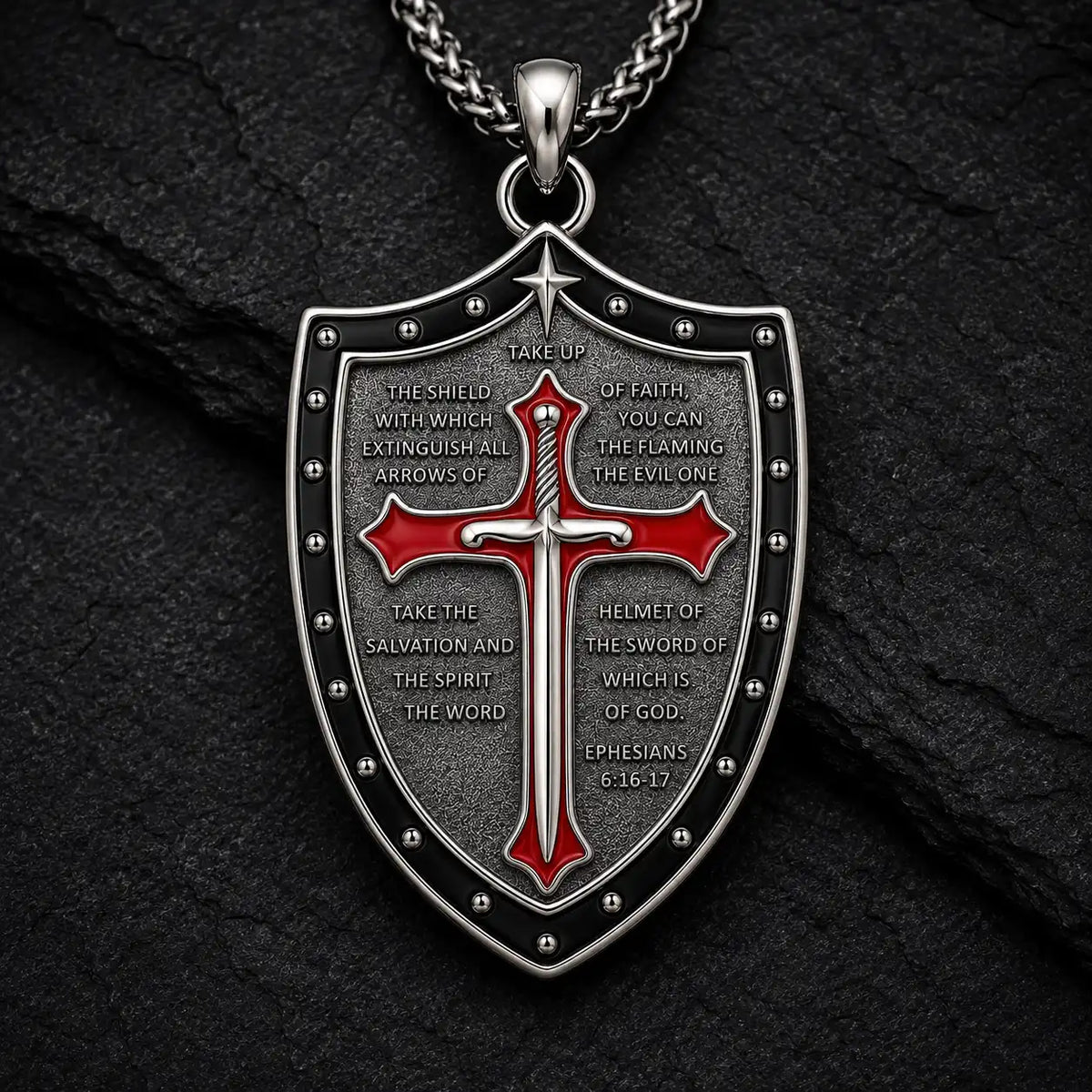 Verso du Collier du Bouclier du Croisé avec croix rouge et inscription Éphésiens 6