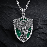 Collier de l’Illumination de l’Archange en argent 925 sterling avec pendentif bouclier vert sur fond anthracite