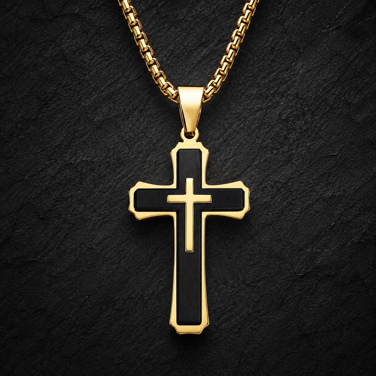 Collier de la Grâce du Temple en acier inoxydable avec croix noire et dorée sur fond anthracite