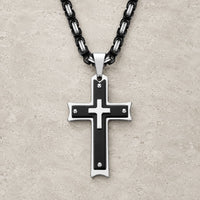 Collier de la Rédemption Sacrée en acier inoxydable avec croix noire et argentée sur pierre médiévale claire