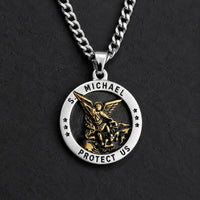 Collier de l'Archange Protecteur en acier inoxydable argenté et doré avec médaille Saint Michel sur ardoise sombre