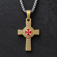 Collier Honneur du Templier en acier inoxydable avec croix dorée et rouge sur fond anthracite texturé