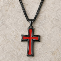 Variante noire et rouge du Collier Ordre du Temple sur pierre médiévale claire