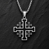 Collier Sacré de l’Ordre de Jérusalem en acier inoxydable argenté et noir sur fond anthracite