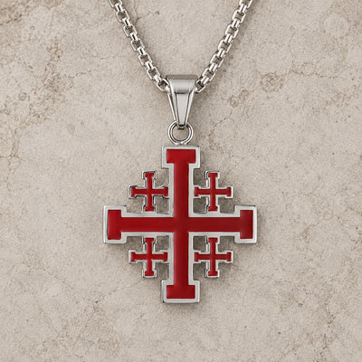 Variante rouge et argentée du collier Sacré de l’Ordre de Jérusalem sur pierre médiévale claire