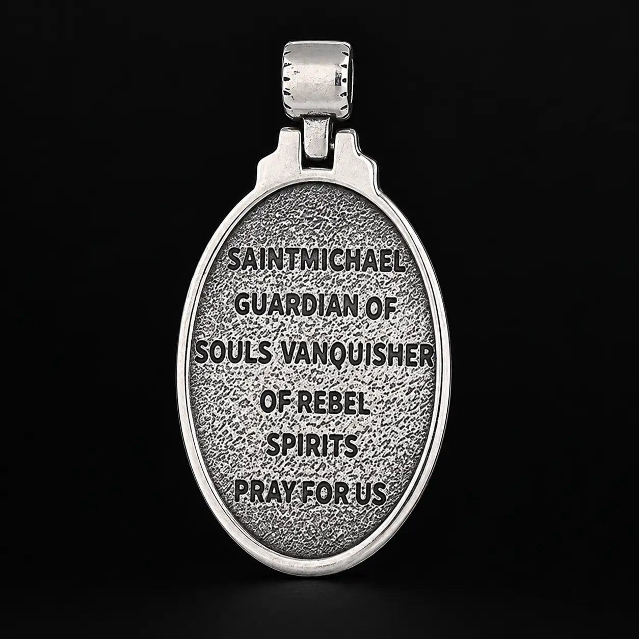 Dos du Collier de la Victoire de Saint Michel avec message gravé au verso
