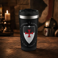 Thermos du Temple en acier inoxydable noir avec bouclier à croix rouge sur table en bois ancien.